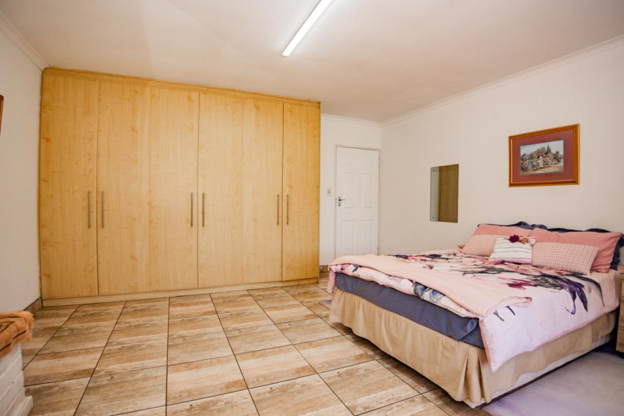 8 Bedroom Property for Sale in Joostenbergvlakte Western Cape